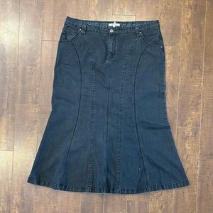 AE Denim Women’s Dark Wash Denim Skirt Size 16